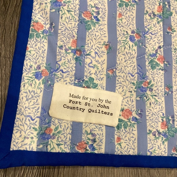 Homemade baby quilt - Picture 1 of 4
